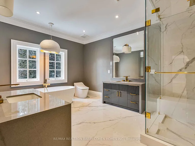 230 Dunvegan Rd — Photo 36