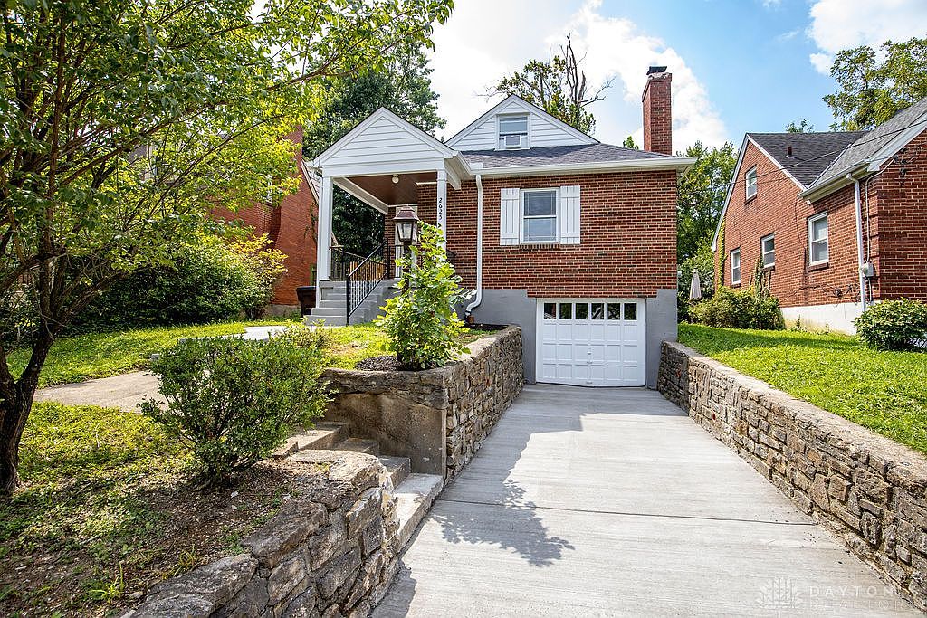 2625 Saint Albans Ave — Losantiville Country Club