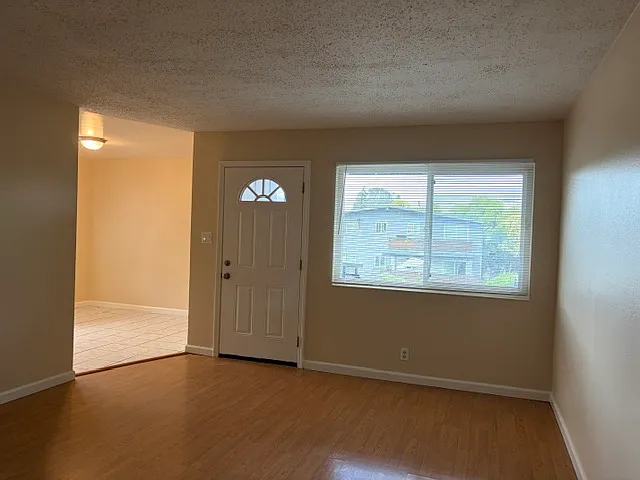 1547 Valle Vista Ave #1547 — Photo 8