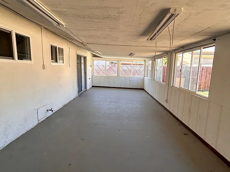 25 Linda Ln — Photo 15