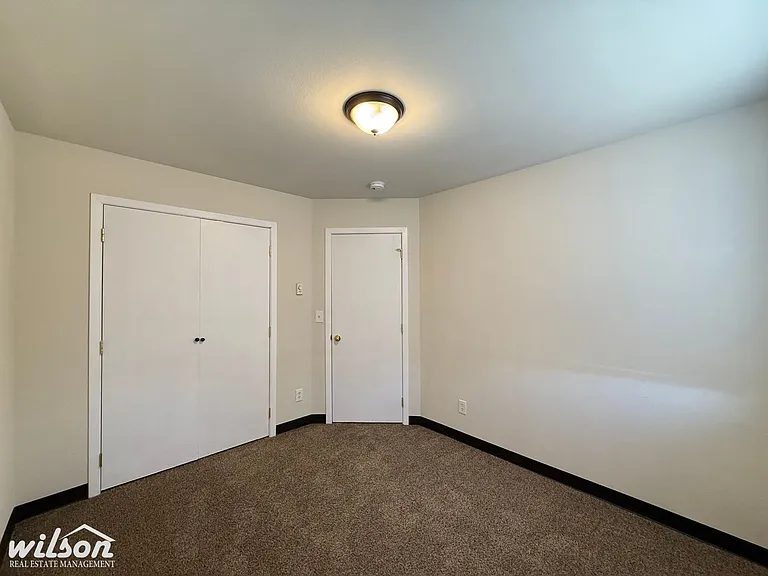 604 S 2nd St — Photo 11
