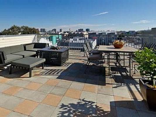 3rd image of 466 Clementina St Unit 4