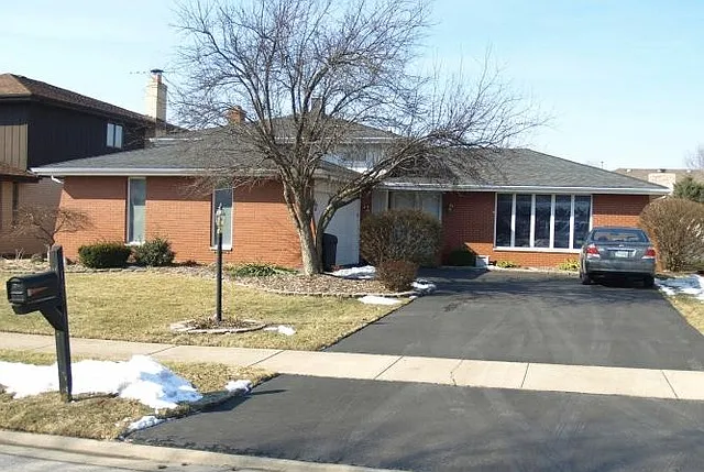18308 Clyde Ave photo 1