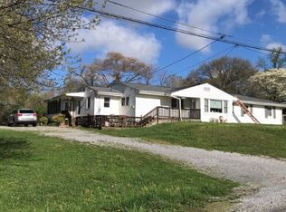 89 Brickey Hill Rd, Troutville, VA 24175