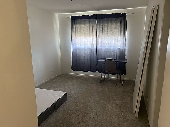 3rd image of 891 Leigh Ave #4