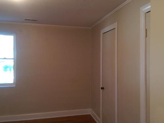 5th image of 325B Chambers St