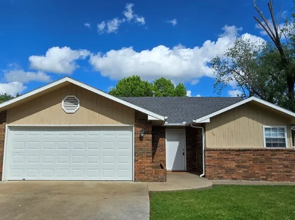 174 Township Dr, Centerton, AR 72719
