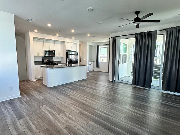 10425 Newbliss Way — Photo 3