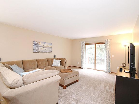 3rd image of 11253 Whispering Creek Dr