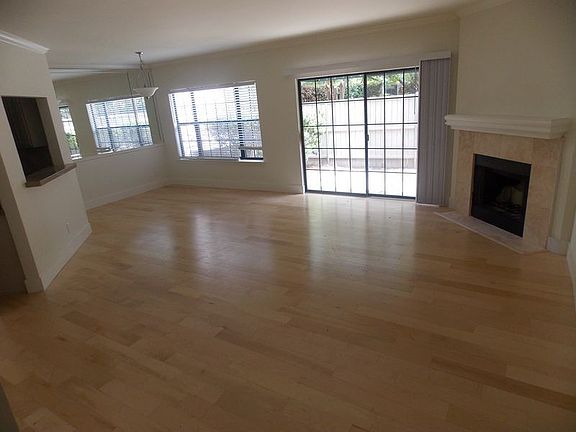 4th image of 5950 Lindenshire Ln APT 103