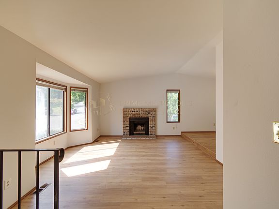 3rd image of 16708 SE 40th Pl