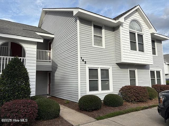 1st image of 143 W Victoria Court
