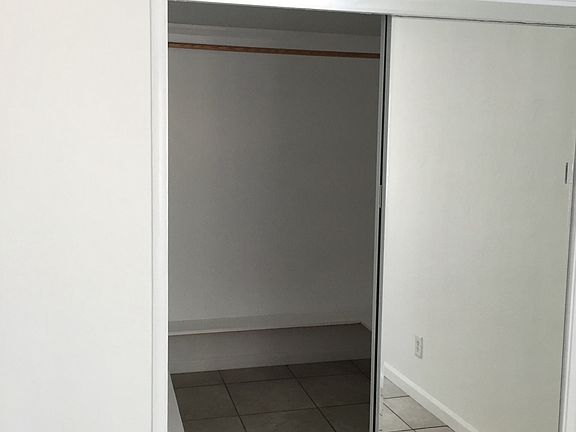 Walking Closet