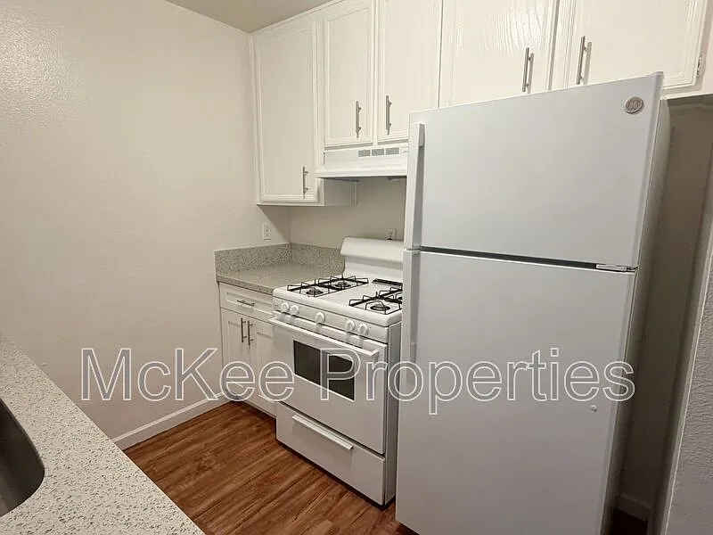 2 bed, 1.0 bath, 646 sqft, $2,250 — Photo 4