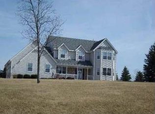 S67W29284 Hawks Rest Ct, Mukwonago, WI 53149