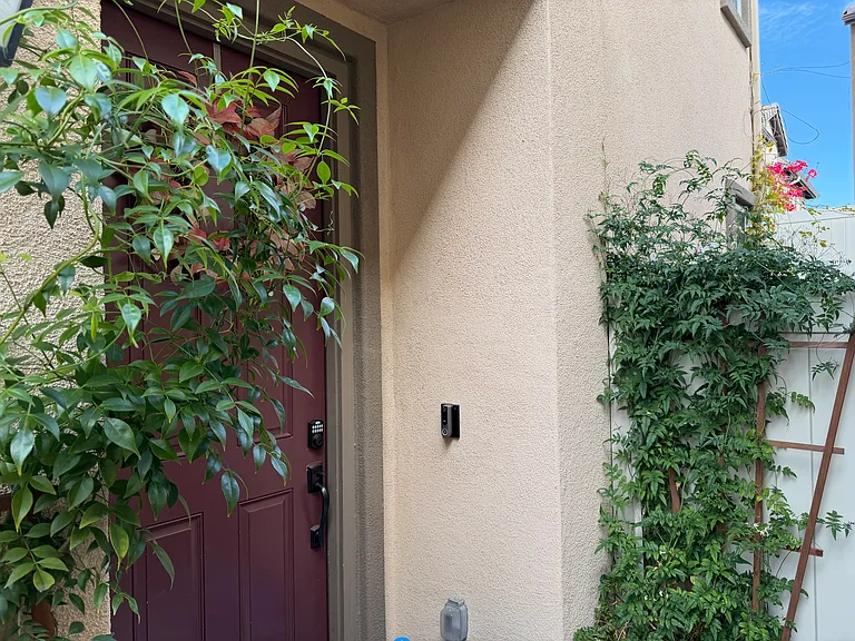 251 Saratoga Ct — Photo 3