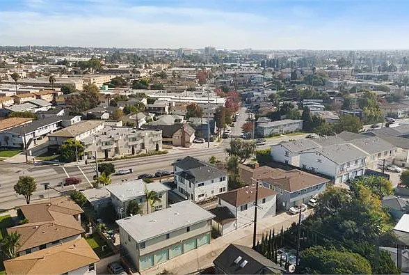 7045 S La Cienega Blvd #3 — Photo 8