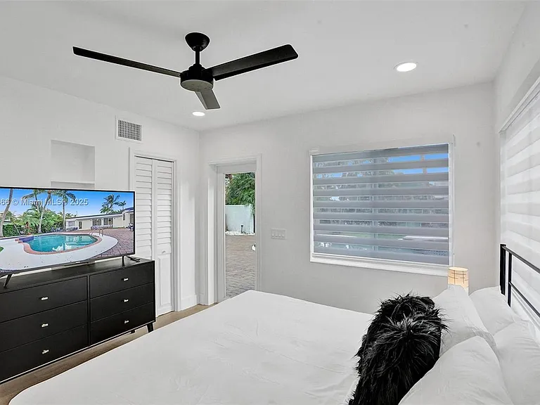 725 Harrison St — Photo 48