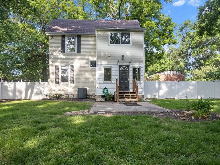 419 S Van Buren Ave — Photo 18