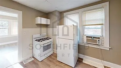 1 bed, 1.0 bath, $875 — Photo 2