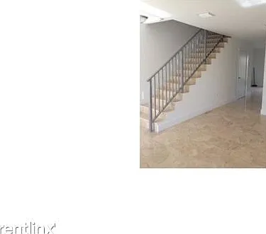 A10056053_201_22