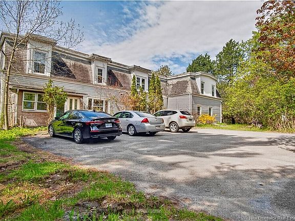 3rd image of 26 Hampton Rd