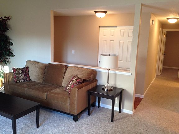 3rd image of 53 150th Ave NE APT D