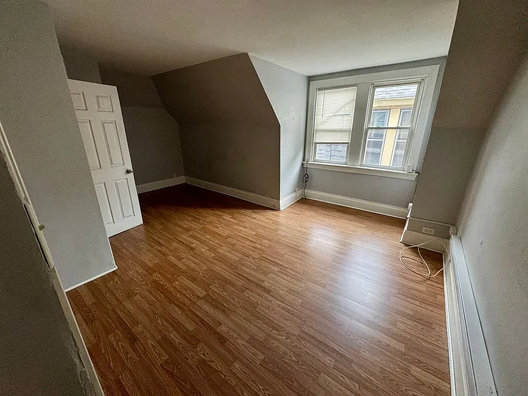 1810 Brownsville Rd — Photo 41
