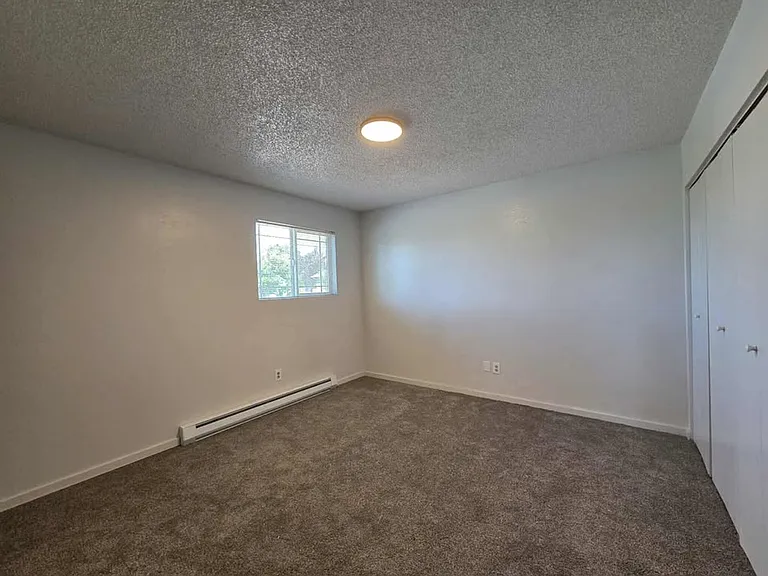939 N Baker Ave — Photo 6
