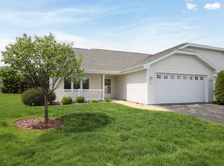 410 Wyldewood Dr, Oshkosh, WI 54904