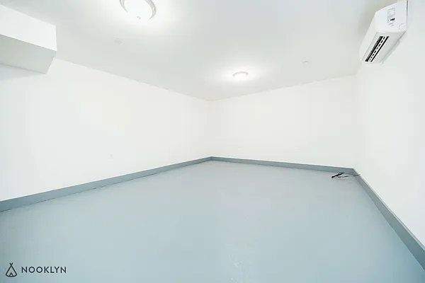 Rented by Nooklyn NYC LLC | media 30