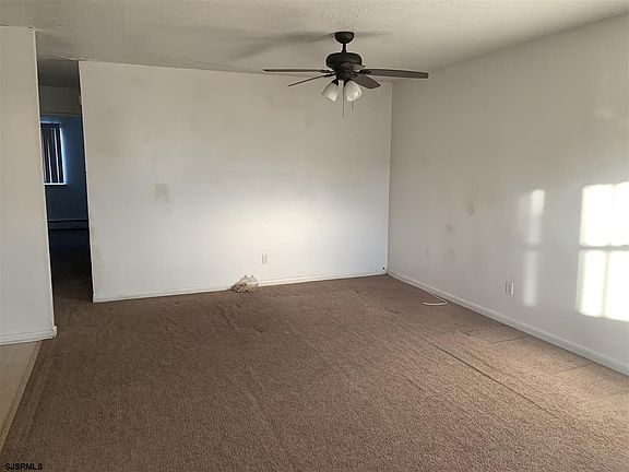 5th image of 4901 Harbor Beach Blvd APT B8