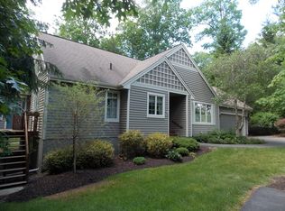 178 Golf View Ln, Hawley, PA 18428
