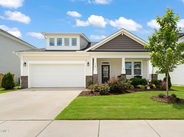 1109 Briar Gate Dr, Holly Springs, NC 27540