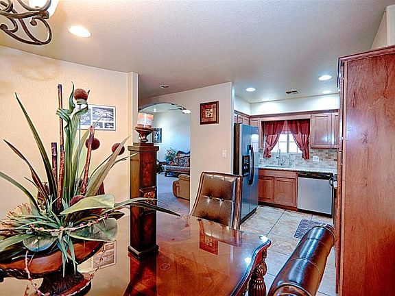 5th image of 1601 E Los Olivos Dr