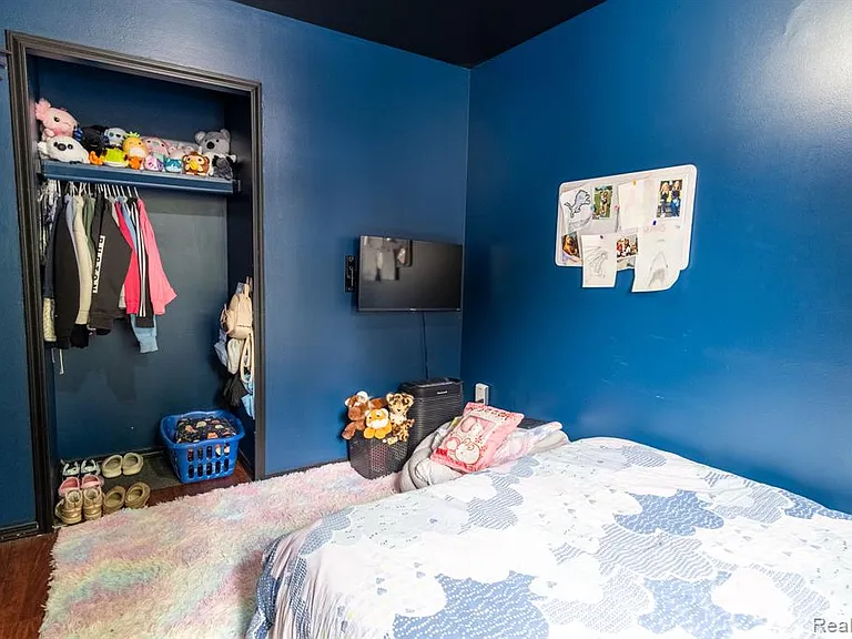 23400 Reynolds Ave — Photo 16