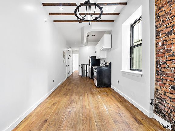5th image of 913 Saint Johns Pl APT 1