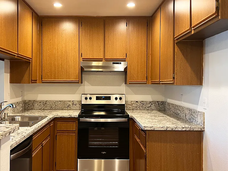 2420 W Commonwealth Ave #A2 — Photo 6