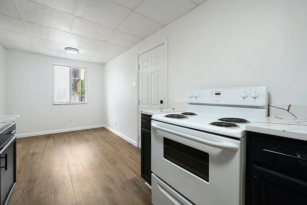 1 bed, $925 — Photo 2