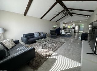 857 Palm View Dr #32, Naples, FL 34110