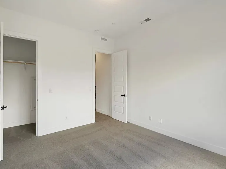 3090 N 49th Ave — Photo 39
