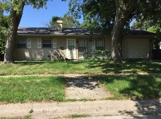 815 Mayflower Ave, Bloomington, IL 61701