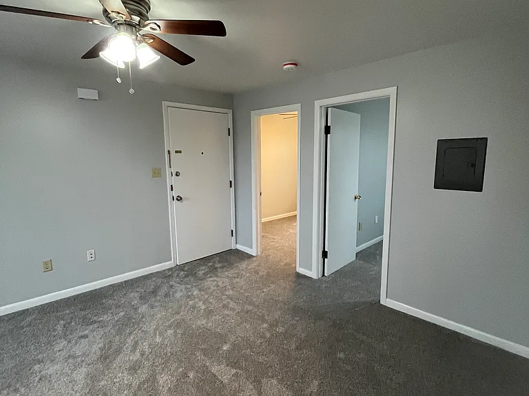 30B Carolyn Ter — Photo 8