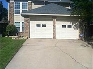 906 Ramblewood Dr, Lewisville, TX 75067