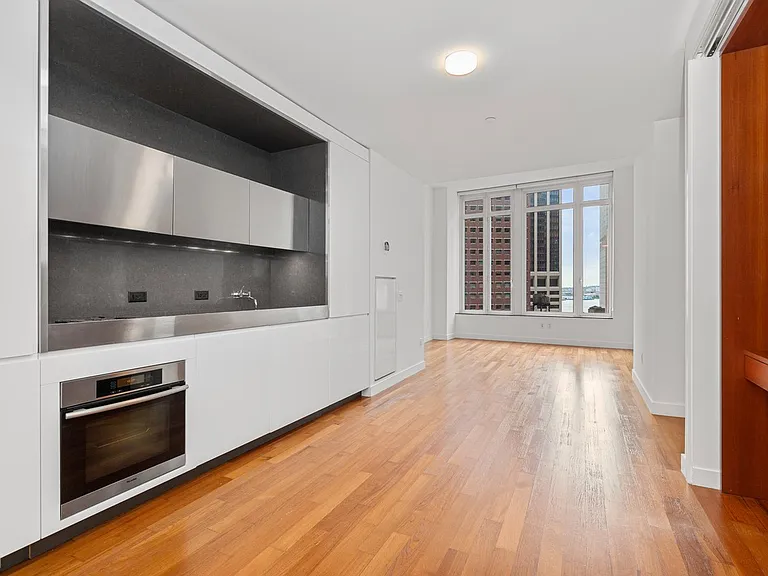 15 William St #28F — Photo 1