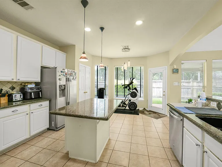 22554 Bristolwood Ct — Photo 16