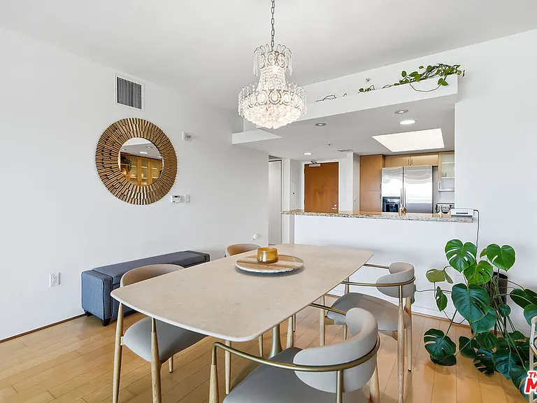 13700 Marina Pointe Dr #910 — Photo 6