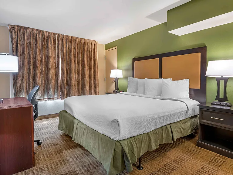 Executive Suite - 1 King Bed