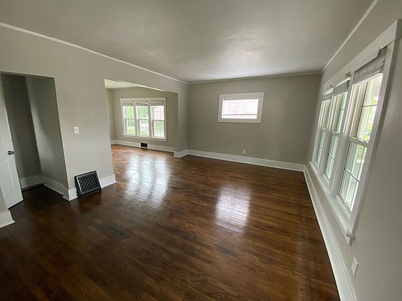 4th image of 4707 N 40th St