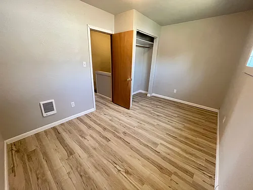 944 E 21st St #3 Photo 1
